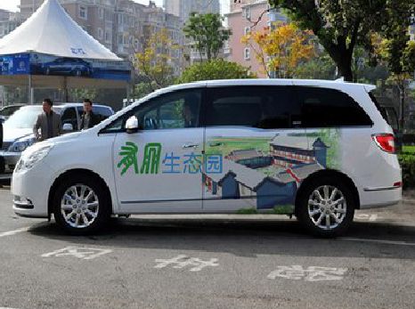 师宗户外车贴喷绘如何保持效果?